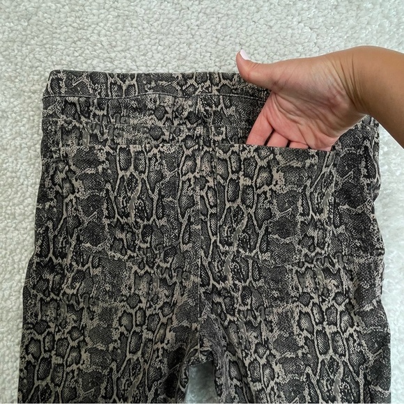 Spanx Size XL Jean-ish Ankle Length Leggings Pants Snakeskin #20018R Stretch - Picture 5 of 10